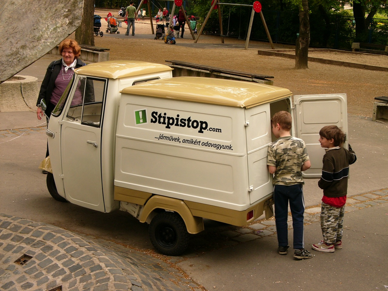 Illustration for article titled The Piaggio Ape: Buzzing About in Europe’s Cutest Truck